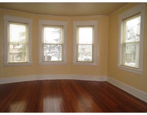 Building Photo - 4 Burton St