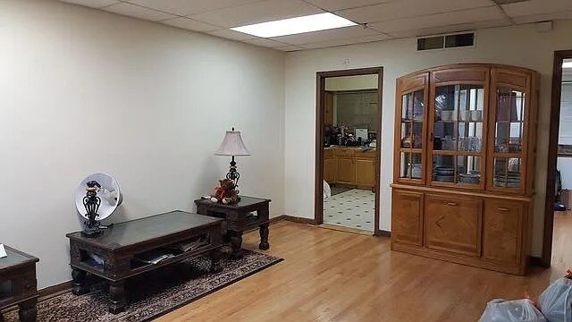 Foto del edificio - 9155 Keystone Ave