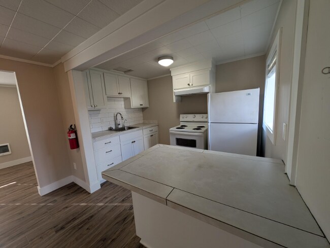 Foto del edificio - 12965 NE Carl Rd