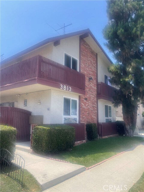 Foto principal - 3813 Huron Ave