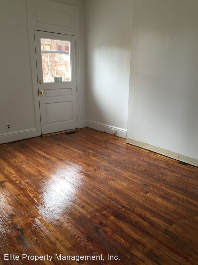 Building Photo - 3 br, 1 bath House - 411 E Walnut St.