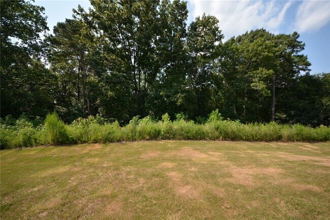 Building Photo - 547 Hellen Vly Dr