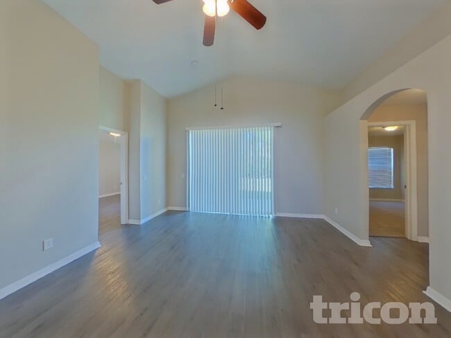 Foto del edificio - 31153 Whinsenton Dr