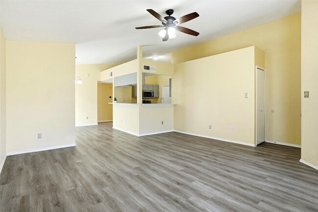 Photo - 134 London Ln House