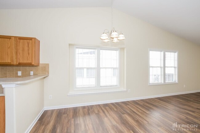 Foto del edificio - 10437 Hugue Way