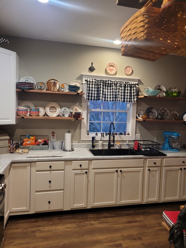 Foto del edificio - 13970 Richmond Rd