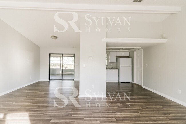 Foto del edificio - At Last, This Is What You Have Been Search...