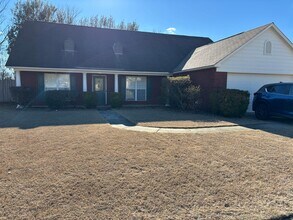 Building Photo - 1136 Hallwood Ln