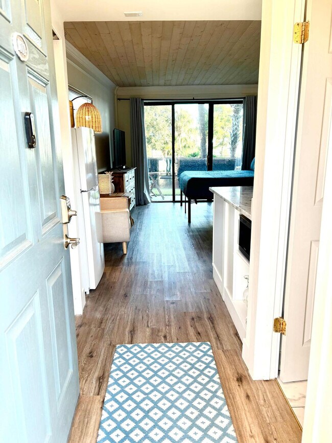 Foto del edificio - 214 Miracle Strip Pkwy SW