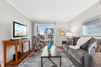 Building Photo - 5709 N Ocean Blvd