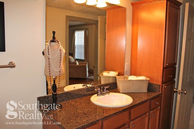 Interior Photo - The Lakes at Turtle Creek Apartment Homes