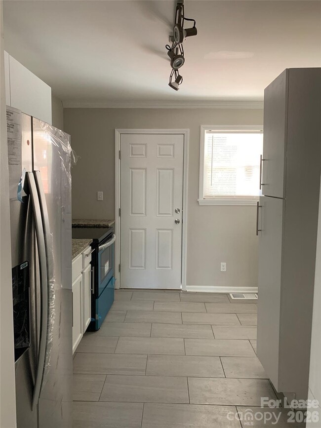 Foto del edificio - 2717 Columbus Cir