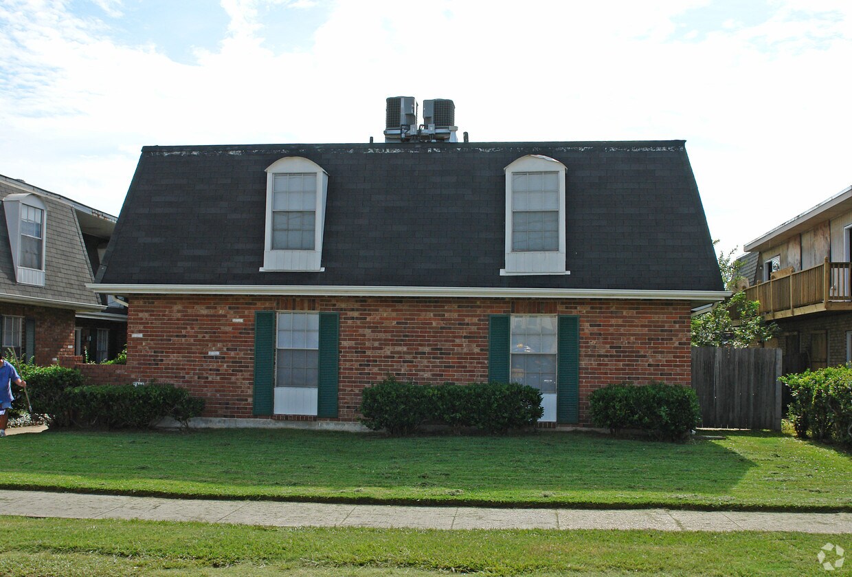 Primary Photo - 2810 Houma Blvd