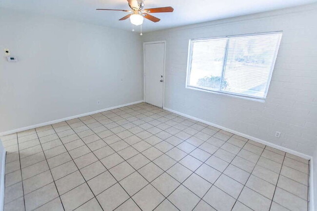 Building Photo - 1305 N Arbor Ave