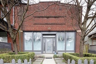 Building Photo - 1145 Summit St