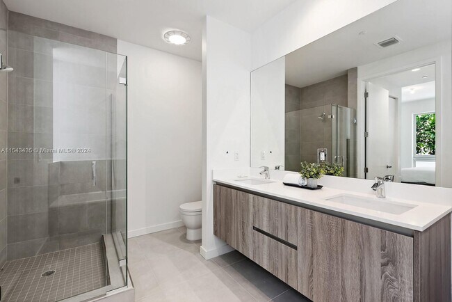 Foto del edificio - 545 SW 11th St