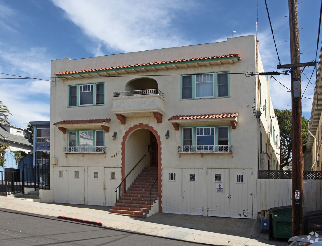 Primary Photo - 2117 Front St