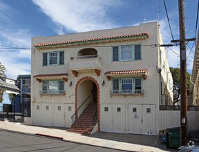 Building Photo - 2117 Front St
