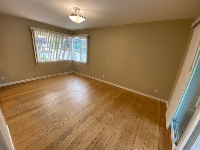 Foto del edificio - 3 Bed 2 Bath, Single Family Home In Walnunt Creek