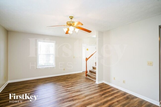 Building Photo - 209 Moorhill Ave