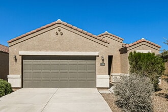 Building Photo - 5238 E Sharbel Rd