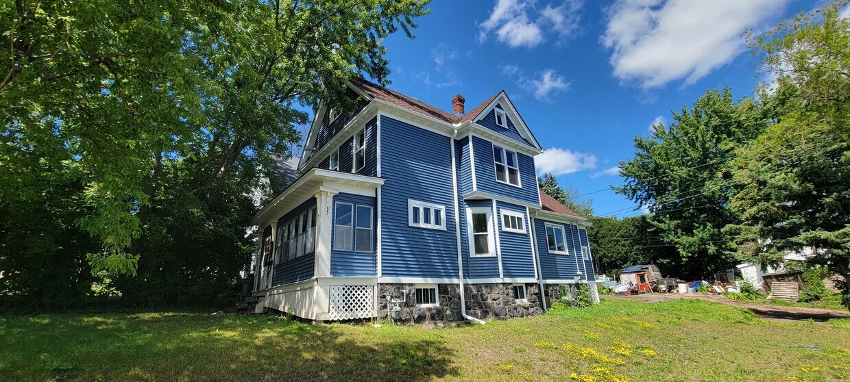 Primary Photo - AVAILABLE NOW- Spacious 4 Bed / 2 Bath Home