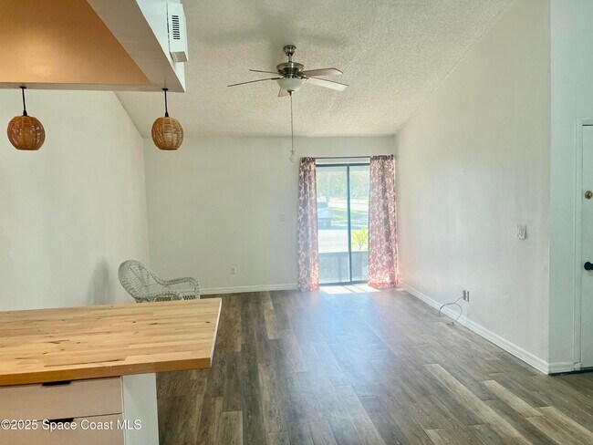 Foto del edificio - 1036 Mary Joye Ave