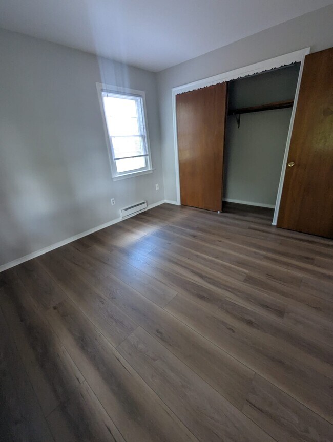 Foto del edificio - 220 Glen Haven Rd