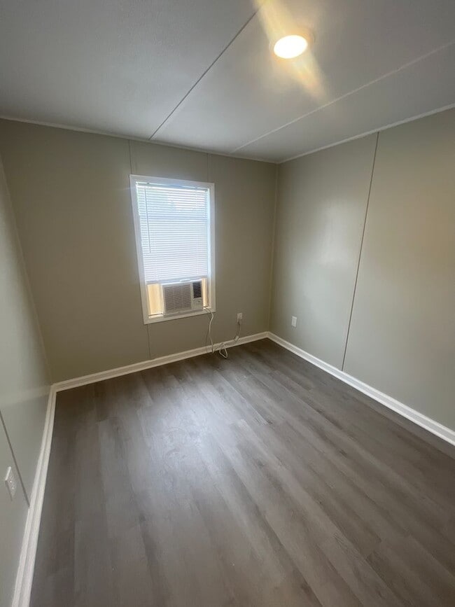 Foto del edificio - 3204 Lyons Center Rd