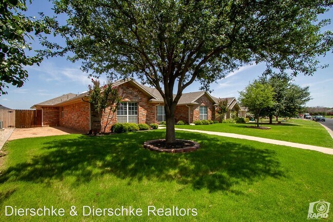 Foto del edificio - 4 br, 2 bath House - 4917 Royal Oak Dr.