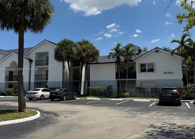 Building Photo - 7610 Westwood Dr