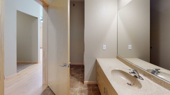 Interior Photo - Metro Crossing - Student Housing