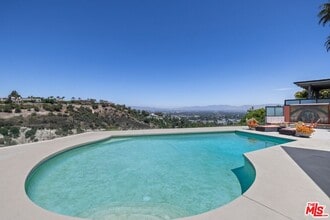 Building Photo - 3655 Glenridge Dr