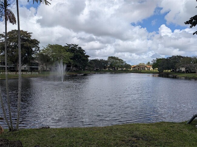 Foto del edificio - 108 Gardens Dr