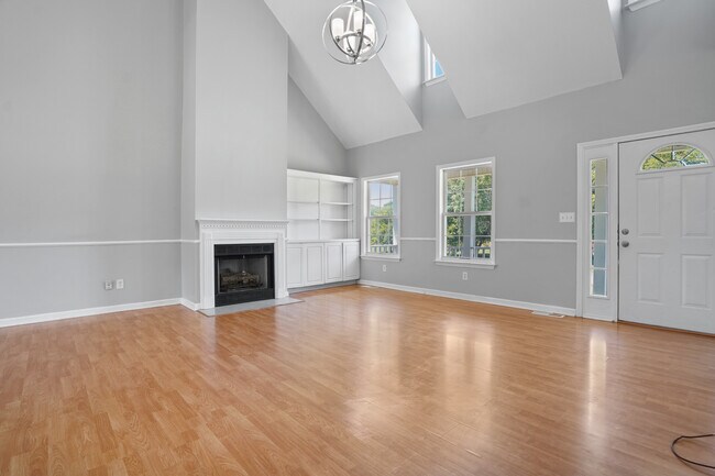 Building Photo - 3600 Artesian Way