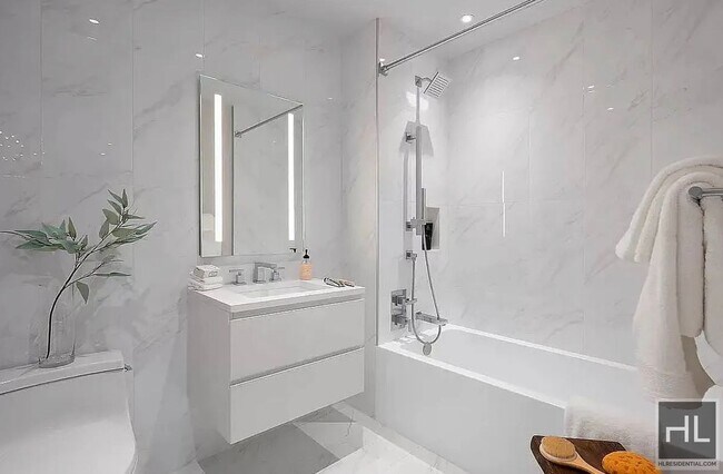 Foto del edificio - EAST 2ND ST