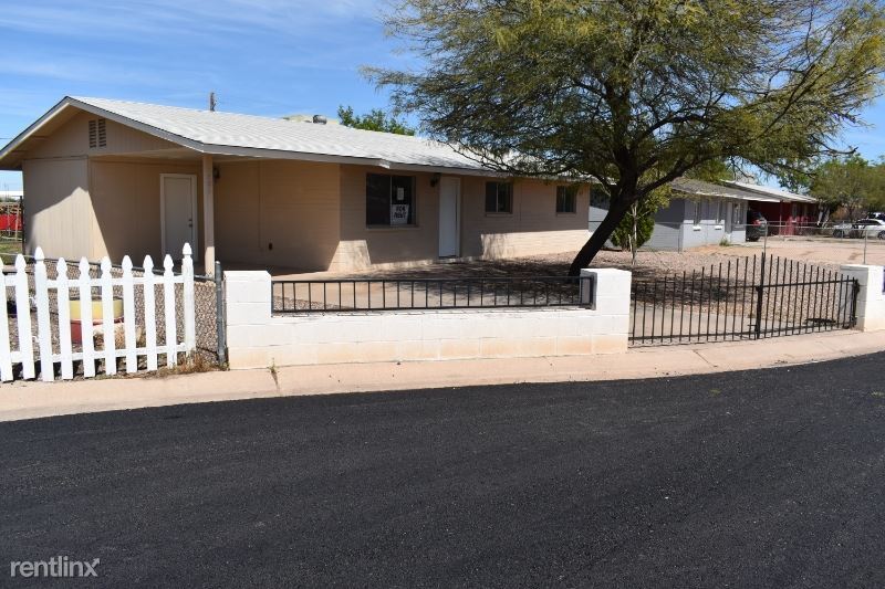 Primary Photo - 3 br, 2 bath House - 1386 W Orchid Pl