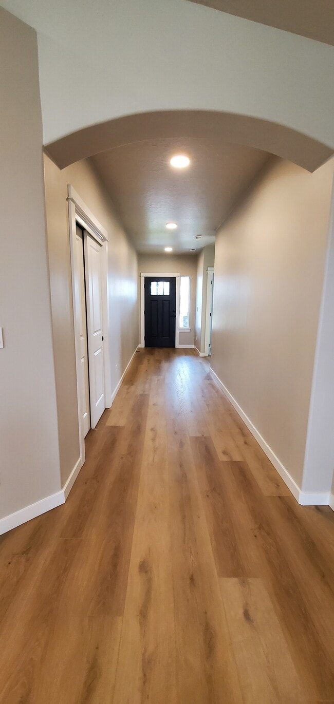 Building Photo - 10109 W Novato Dr