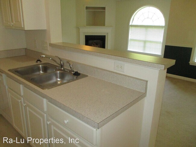 Foto del edificio - 2 br, 2 bath House - 332 Scholastic Ct