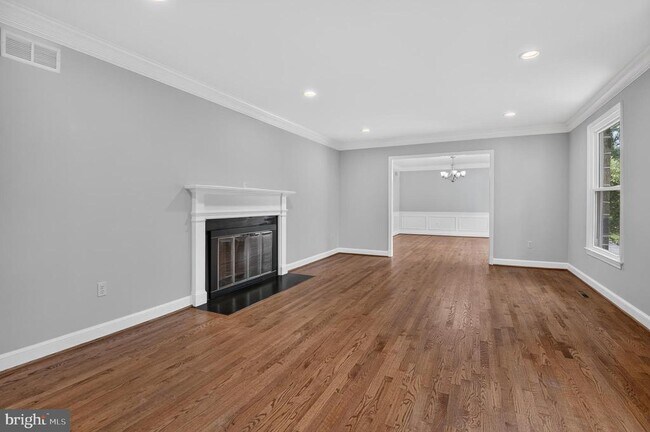 Building Photo - 9612 Annlee Terrace