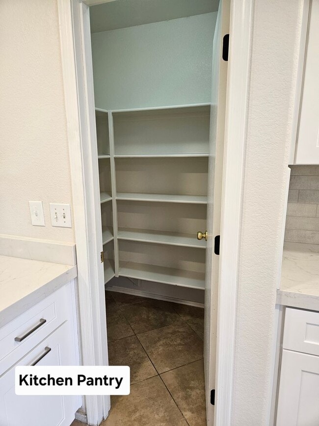 Building Photo - Mirador Estates (Lindsay & Warner) 3 bed 2 bath single level