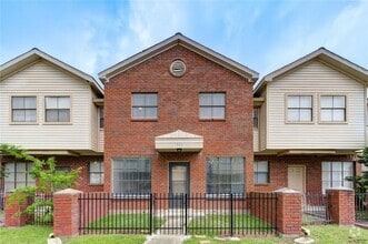 Building Photo - 1103 Dulles Ave