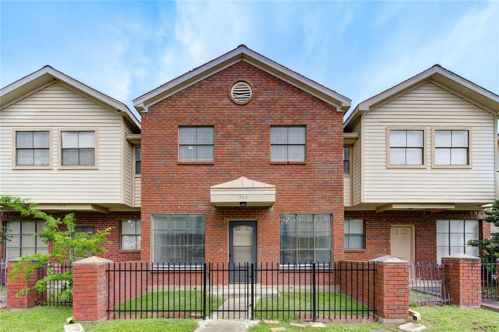 Foto principal - 1103 Dulles Ave