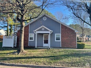 Building Photo - 503 Huntington Park Dr