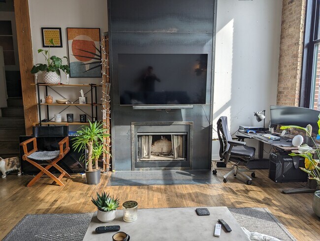 Foto del edificio - 2650 W Belden Ave