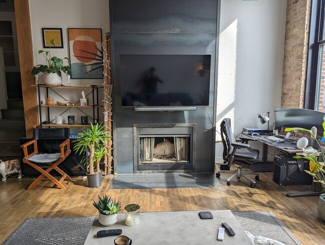 Building Photo - 2650 W Belden Ave