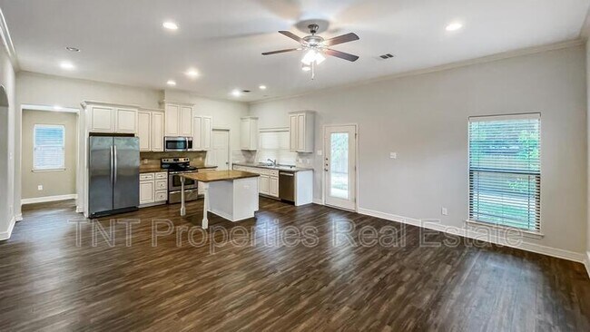 Foto del edificio - 1306 Milner Dr