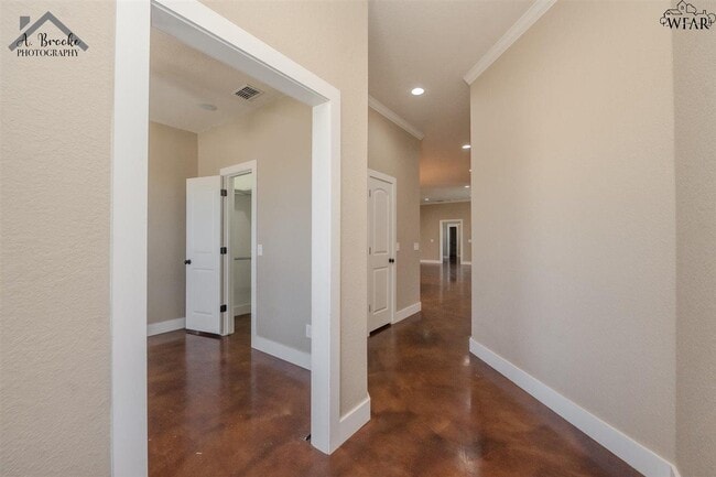 Building Photo - 10 Freedom Cir