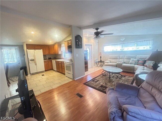 Foto del edificio - 611 Sunset Ln