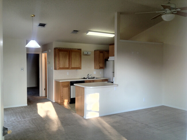 Building Photo - Duplex